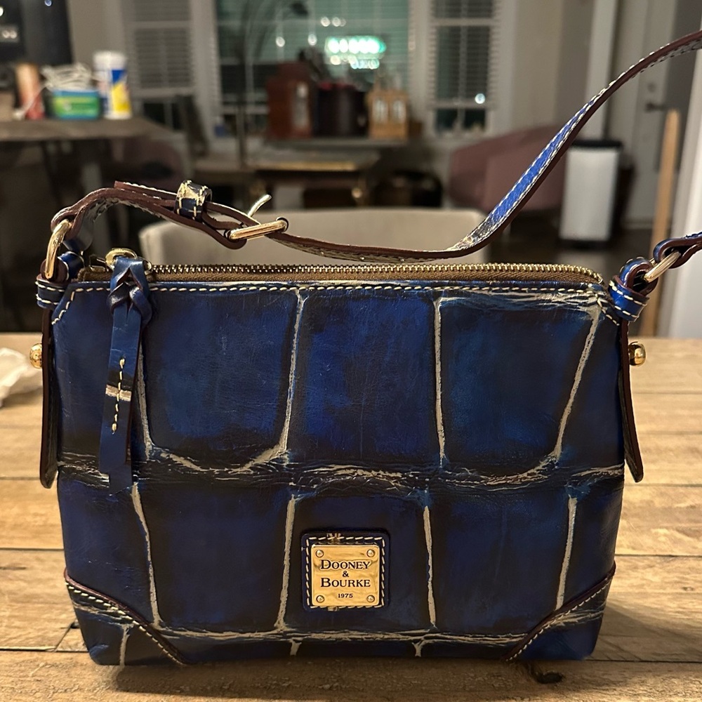 Vintage vibrant Dooney and bourke small shoulder bag - Picture 2 of 10
